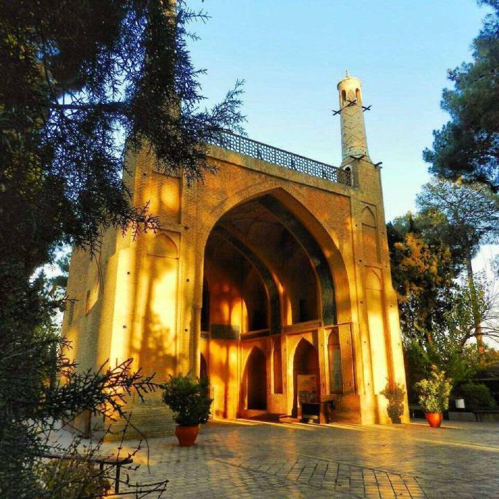 منار جنبان اصفهان
